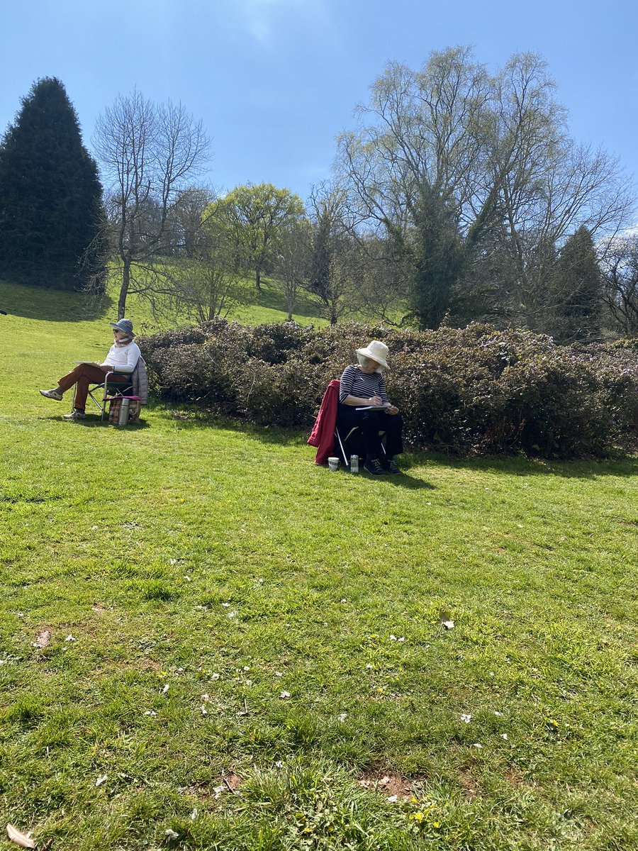 Warm enough to paint outside again👍❤️ Yesterday @CockingtonPark sisters, sun, picnic, painting fun. @lovebrixham @torbayshour @DevonLife @CockingtonPark @Vixbrix @Brixham