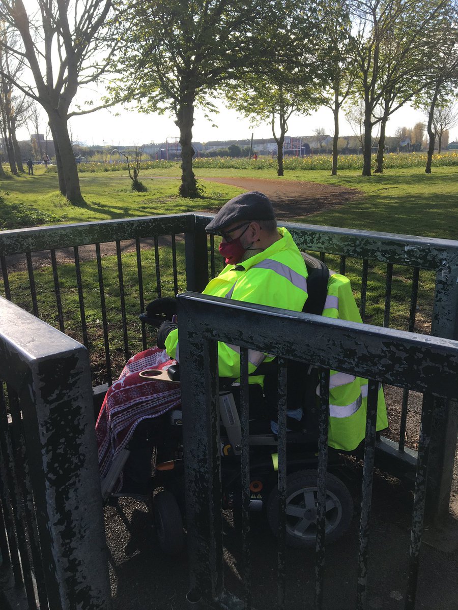 Met Paddy on my way to work engaging in #ProSocialBehaviour wheeling the #greenway from #baldoyle to #partmarnock. He’d like to use our lovely parks as well but says the are too awkward, sometimes impossible to navigate. We recon it’s time to #KissTheGatesGoodbye 💋#ActiveTravel