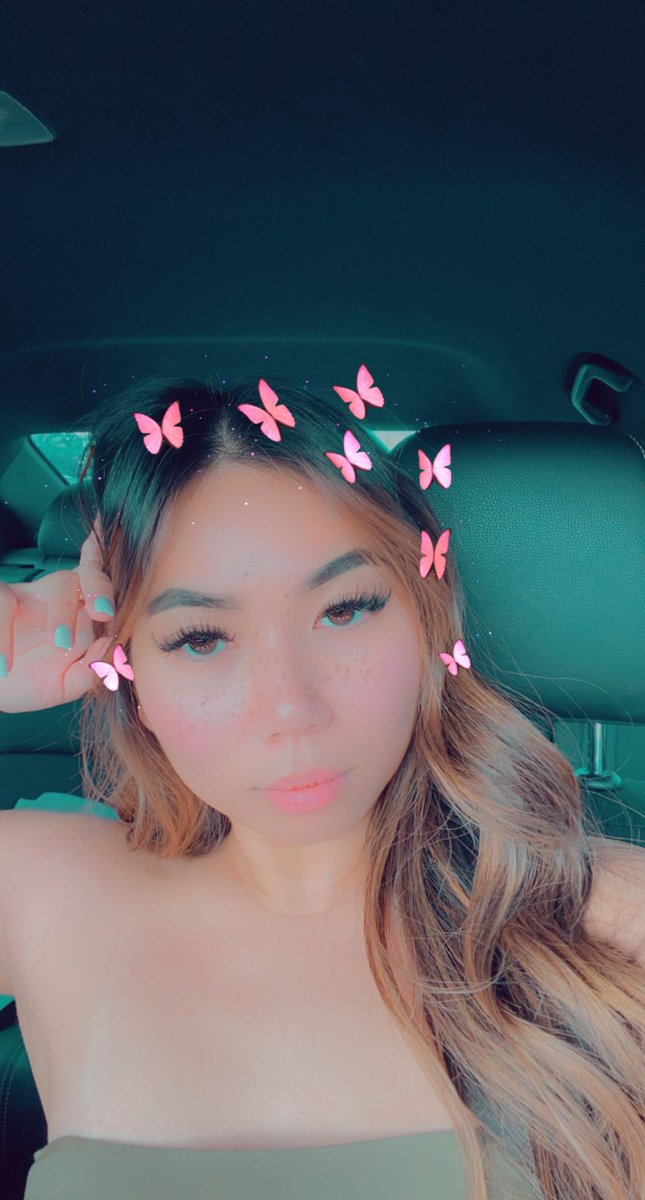 reeezuh's tweet photo. Some pics of me w/ this cute filter 🦋 https://t.co/HHAek0nBQy