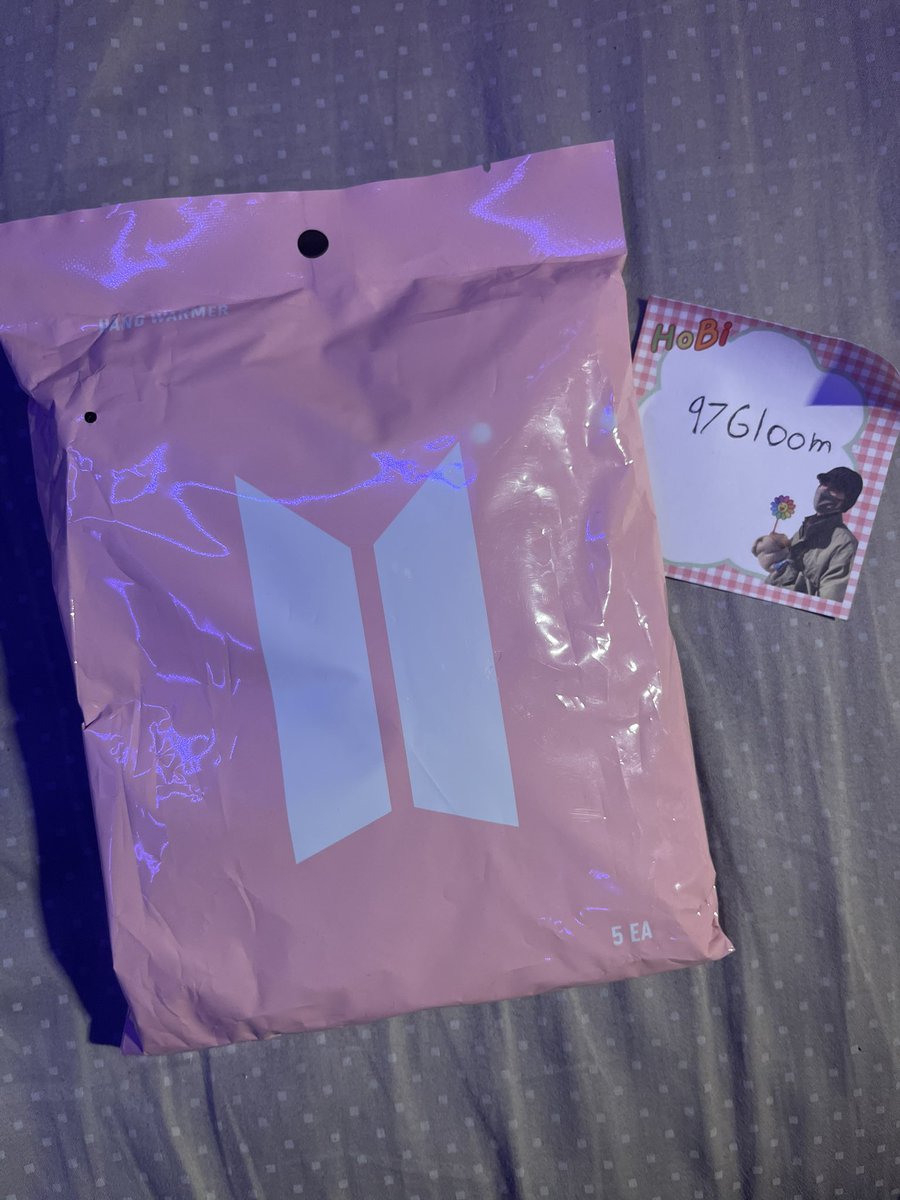 WTS Official Lotte-pop up BTS handwarmer pack (5 ct)! Unopened but the packaging is a bit beat up one available $11 + ship