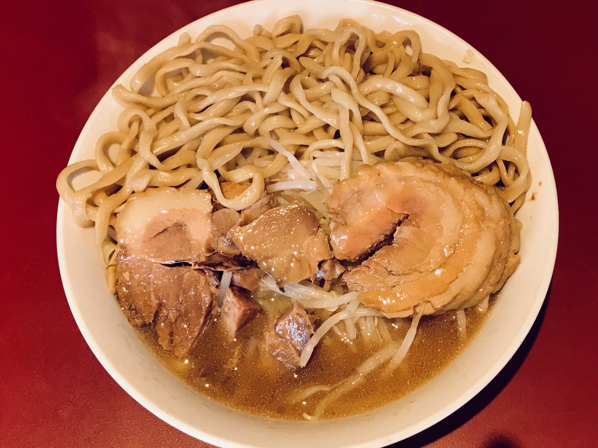 Take4 ラーメン二郎 荻窪店 ラーメン 麺少なめ 夜勤明けで荻窪二郎さんへ 前回訪問後に50円値上げしてその後大がなくなり小がただのラーメンに変更 乳化スープに硬めのピロ麺でブタは柔旨 量が減ったという噂があるが少なめでちょうどよかった ごちそうさま