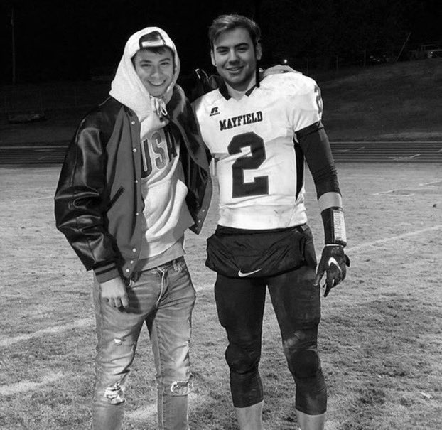 kentaihaven's tweet photo. My brothers on, and off the field 🤞🏻🏈 https://t.co/tMECCXd4GA