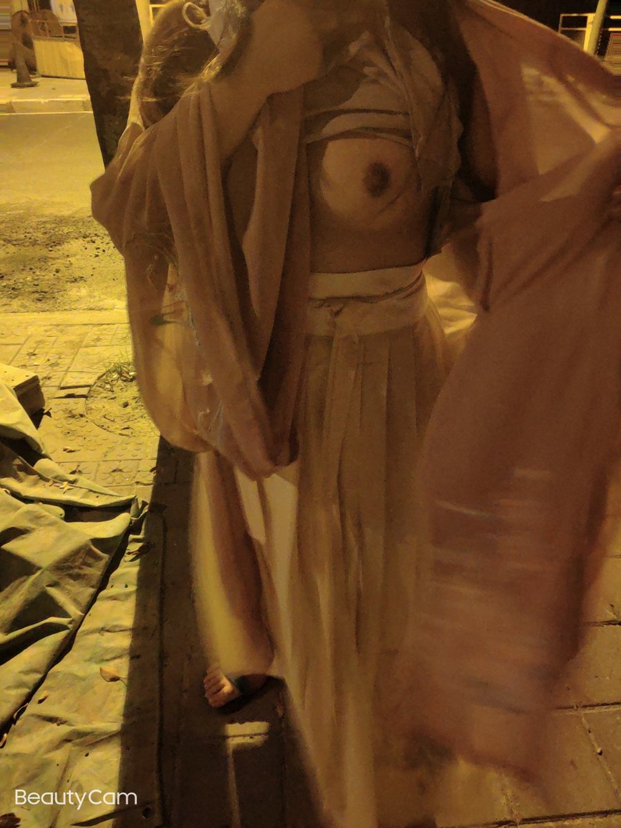 fvuh10's tweet image. 女朋友穿汉服露出