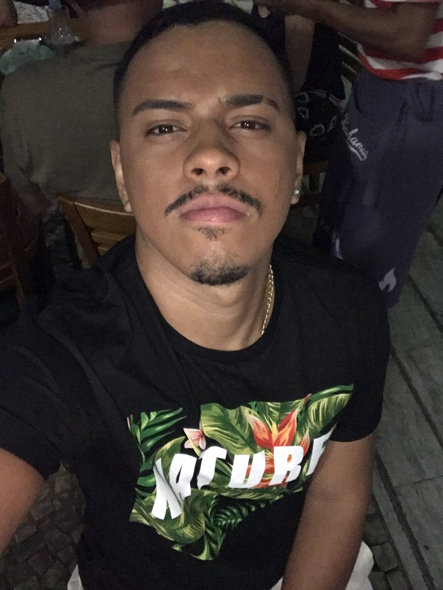 Renatto98340354's tweet photo. No termômetro da rua
Batendo mil grau
Me segura 🎶🎵
#LockdownLGBTQ https://t.co/VadPJHrTo3