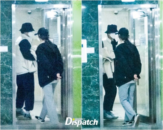 KoreanUpdates's tweet photo. Despite the denial from both sides, Dispatch released pic of #SeoJiHye and #KimJungHyun visiting their apartments https://t.co/j63ma7Hhww #KoreanUpdates VF https://t.co/kNV643di0J
