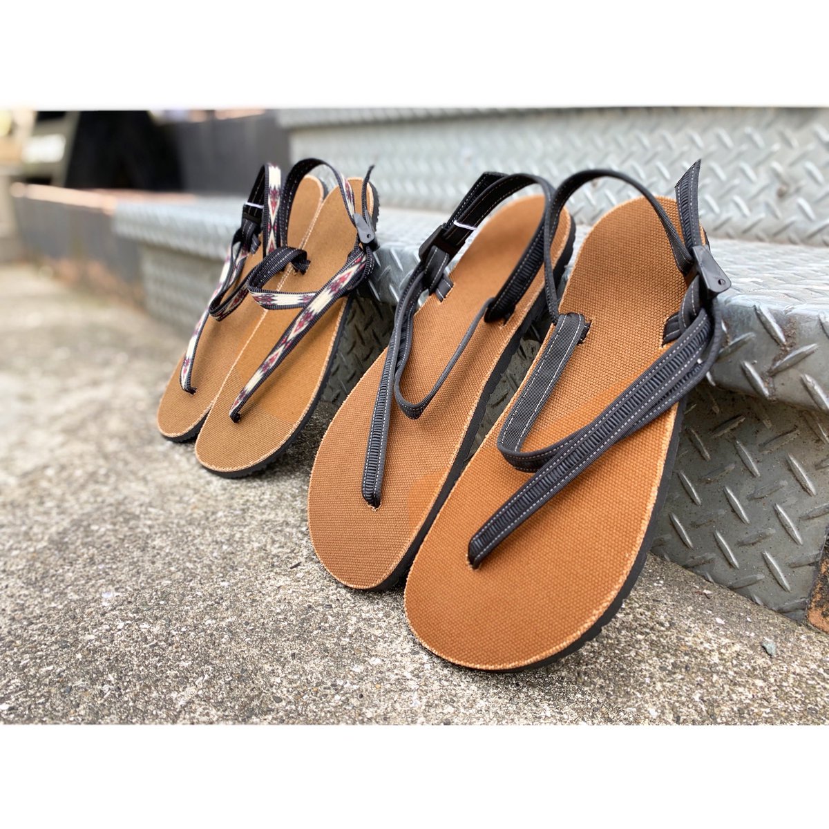 sandals twitter