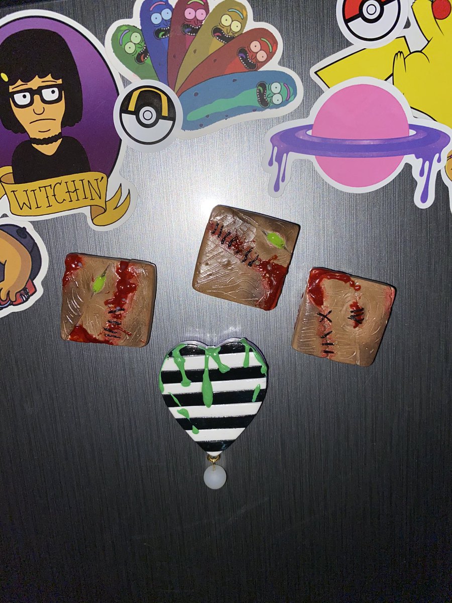 _spacebubble_'s tweet photo. Fun handmade earrings and magnets ready for a forever home ! 🥰

I have 1 magnet left. Whoever claims it gets another magnet free ❣️ https://t.co/LbJlFJrGaE