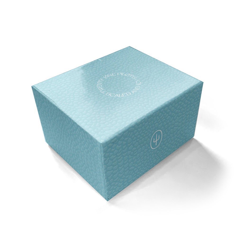 lx_rx__'s tweet image. I need this!! Does anyone know when this will be available?