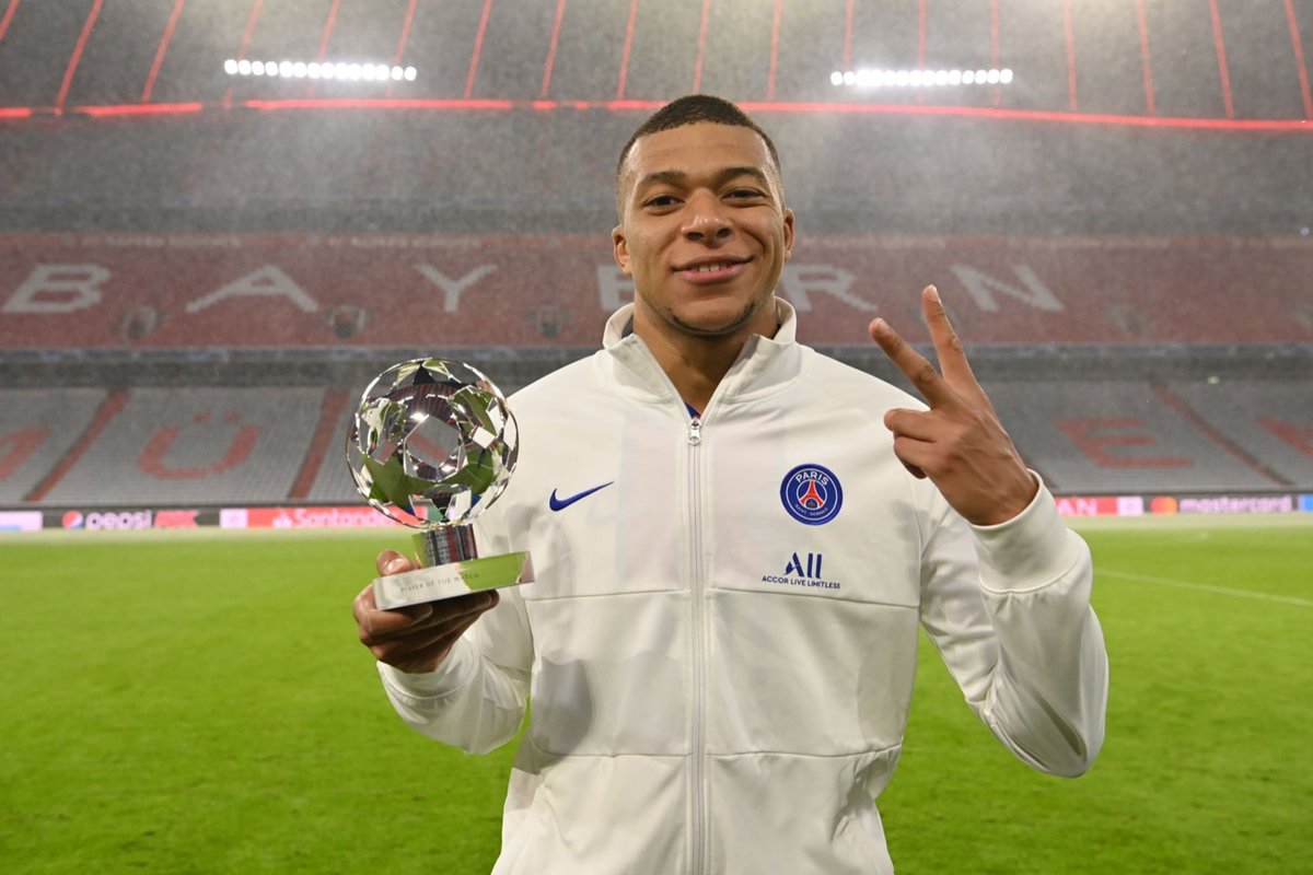 PSG_English tweet picture