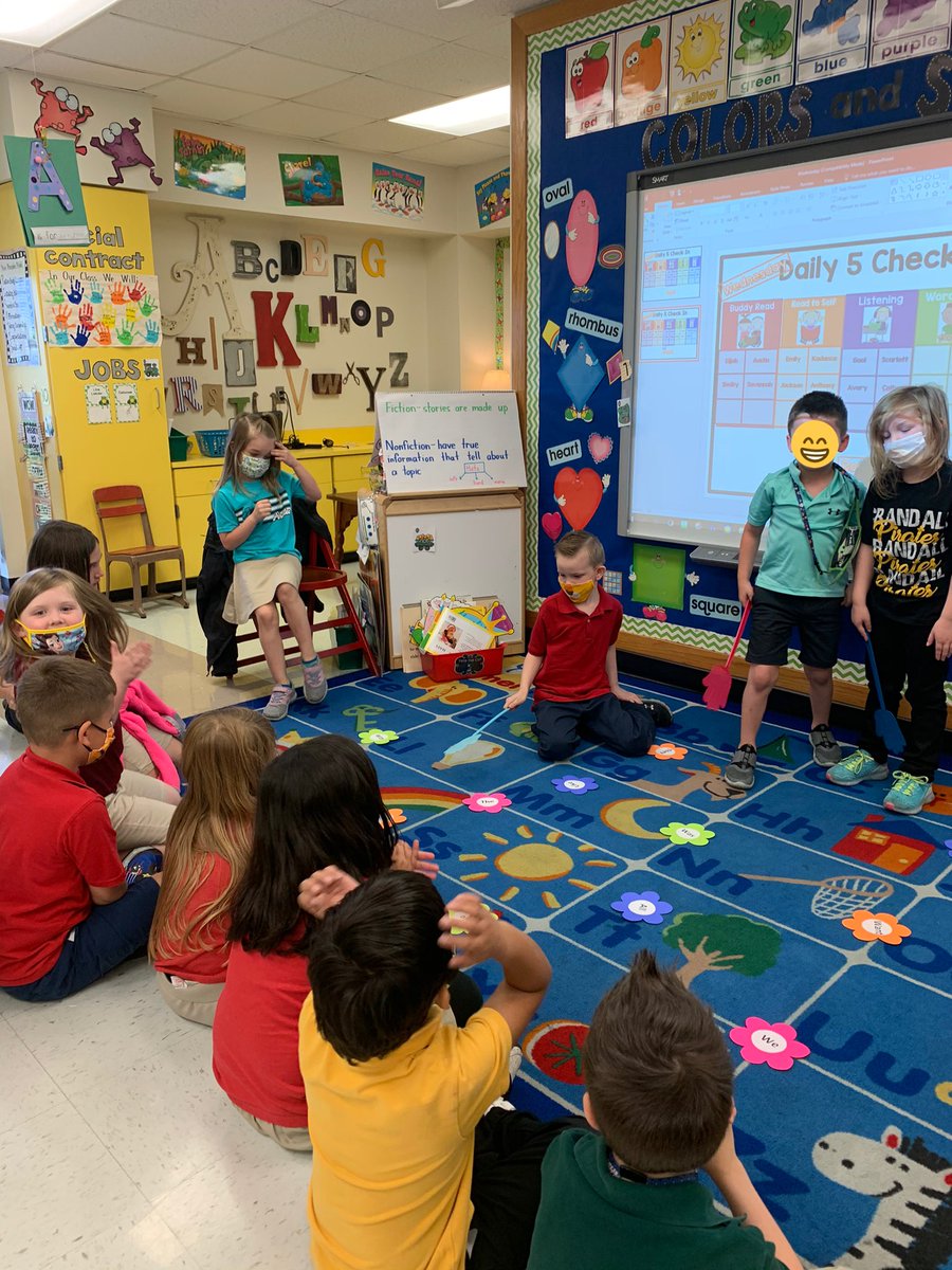 Thank you Miss Lyon for the fun lesson to help us practice our sight words! <a href="/CISDMartin/">Martin Elementary</a> <a href="/OfficialCISD/">Crandall ISD</a> @FCSCrandallHS