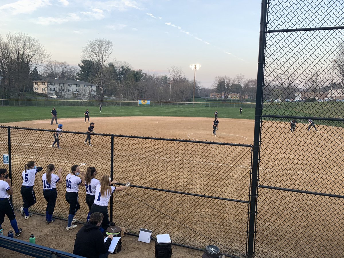 DrJason_Potts's tweet photo. ETown answers with a run of their own, tie ball game end of 1st. @EtownAreaHS https://t.co/0Qf212pnA5