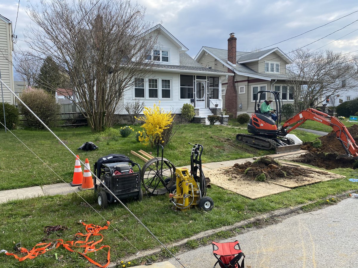 Scarpignatoplum's tweet photo. Sewer lateral replacement in Wallingford pa- #pipeburst #trenchless https://t.co/vKbYO9JH1X
