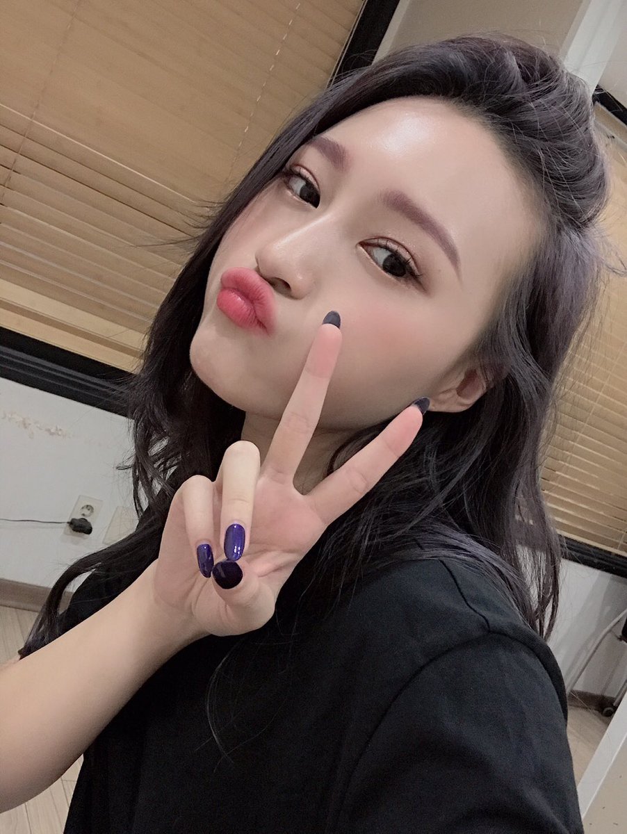 hourly siyeon | ODD EYE (@siyeonhours) on Twitter photo 