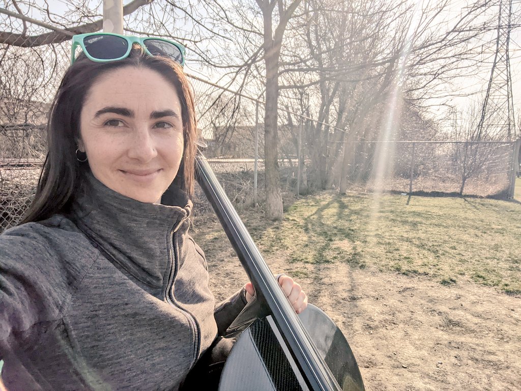 celloerika's tweet photo. ✨Golden Hour Bach✨ 

Perfect space for my #bachmemoryproject with Carby, for an audience of trains and doggos.

Half-way through the third C+ Suite now, back to the living room tomorrow for #lockdownbachdown  #cello #cellist #goldenhour #cellistartistwriter https://t.co/3vSLNwkIHK
