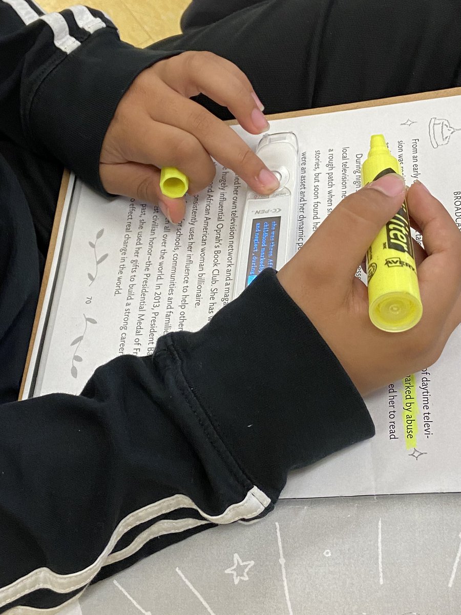 JudySackville's tweet photo. Scan text w #readerpen, listen back to the paragraphof text &amp; highlight words you had trouble w Helps self identity tricky words,build repetitionto learn them, realize how many words you do know Gr4 &amp;5 students w significant LD in reading &amp; they get it! #inspiring @ScanningPens https://t.co/HMzvUOu9Bu