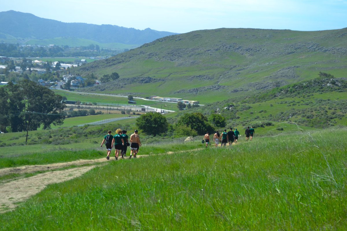 calpolyfootball's tweet photo. Wednesday Team Bonding: Hiking the beautiful trails of Madonna ✅ #RideHigh #TheClimb https://t.co/ZwCcGcr7Ag