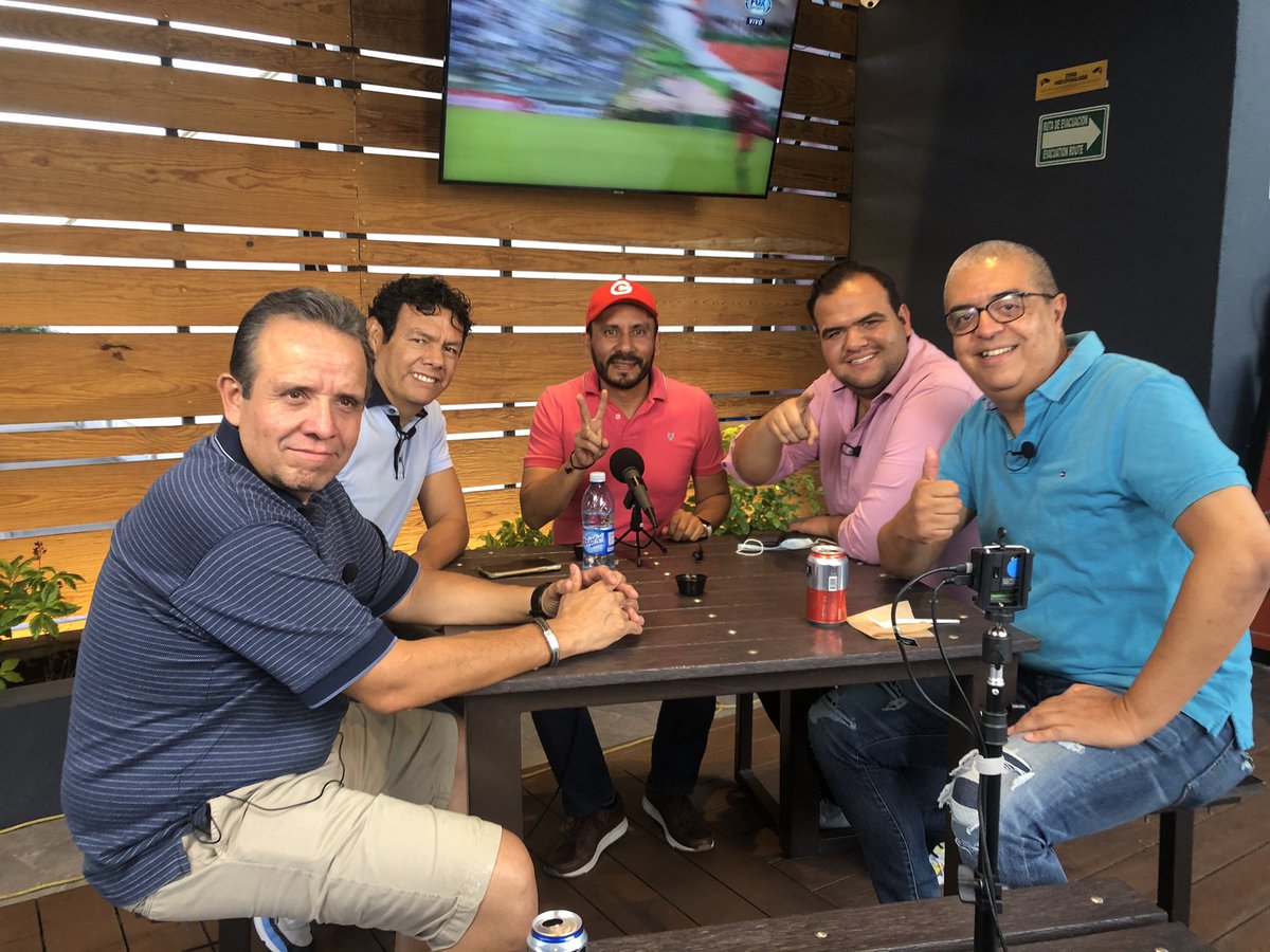CarlosGodinezTV's tweet photo. Los esperamos a las 8 pm tiempo del Centro de MÉxico en @PicaderoNetwork desde #PhillytBugambilias y multiplataforma con @eltibu8 @ra_estrada @ValaRob @jonathansierrag y su servidor!🔥🔥 #MiércolesRompiendoLaSemana✅👏🏻 https://t.co/2r4fFQzk3B