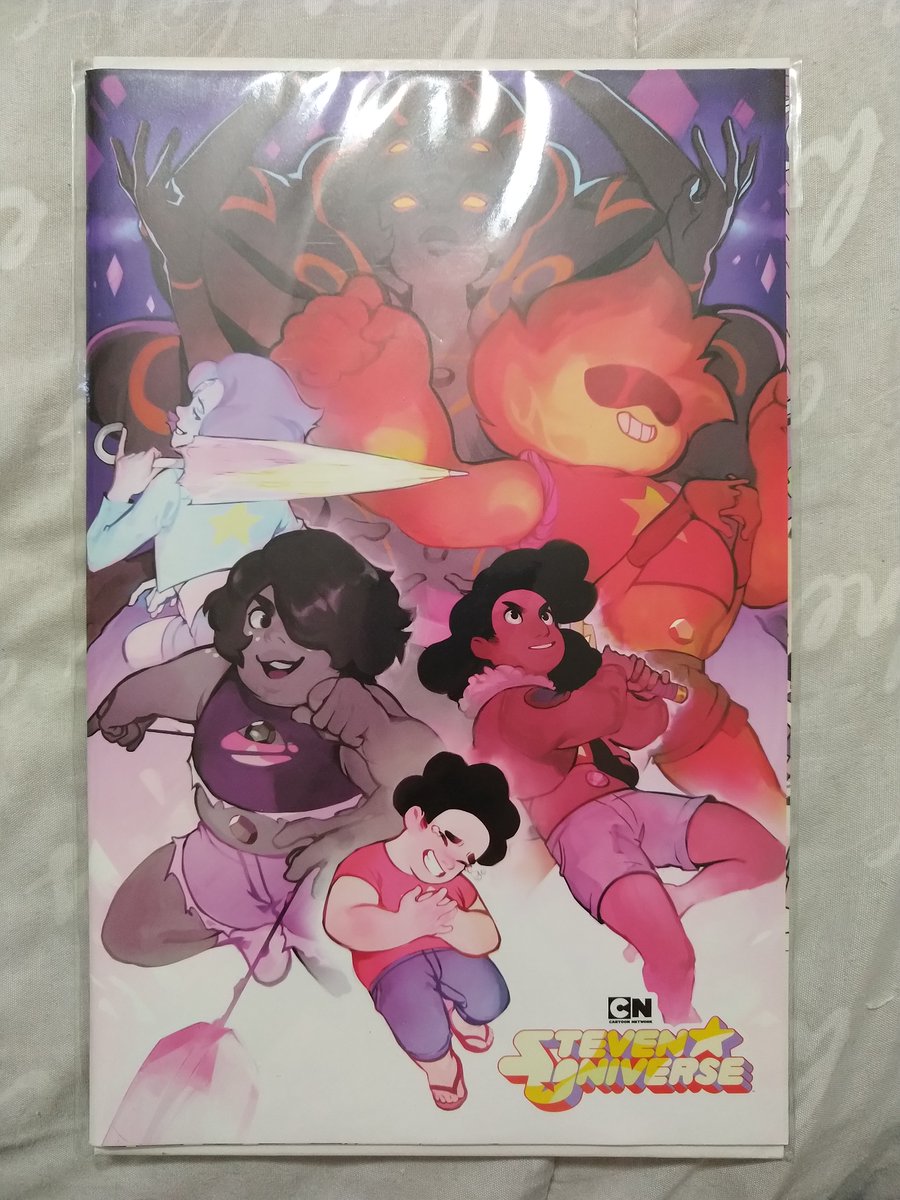 cym70's tweet photo. I had originally preordered all 4 of these Steven Universe convention variant comics, but they cancelled(?) the online release. I managed to grab this one elsewhere (yay!✨), but I'm still looking for Garnet, Amethyst, and Pearl if anyone happens to have them! https://t.co/Y5O3qADq0p