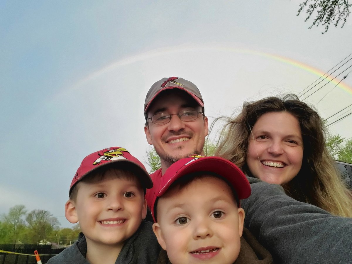 MDormire's tweet photo. @KMOVWeather a rare photo opp after the storm... https://t.co/dwMm6upWFi
