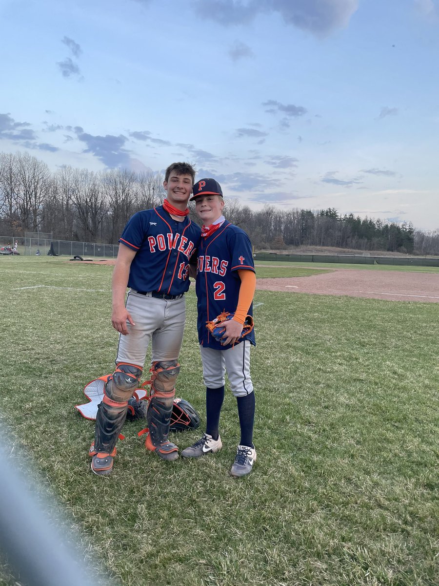 garman_jd's tweet image. So proud of my brother, first career varsity game as a freshman and throws a complete game NO-NO!! I also got to catch it! Man this will be a game I remember forever🖤💪🏽