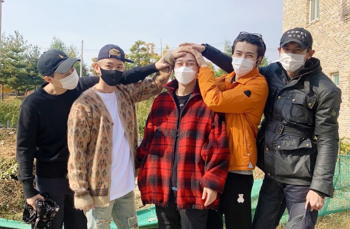 xunhuas's tweet photo. EXO’s enlistment tradition continues 👍🏼✨ @weareoneEXO 

May 7, 2019                May 14, 2020
July 1, 2019

Oct 26, 2020             March 29, 2021 https://t.co/ytIxfTKRS4