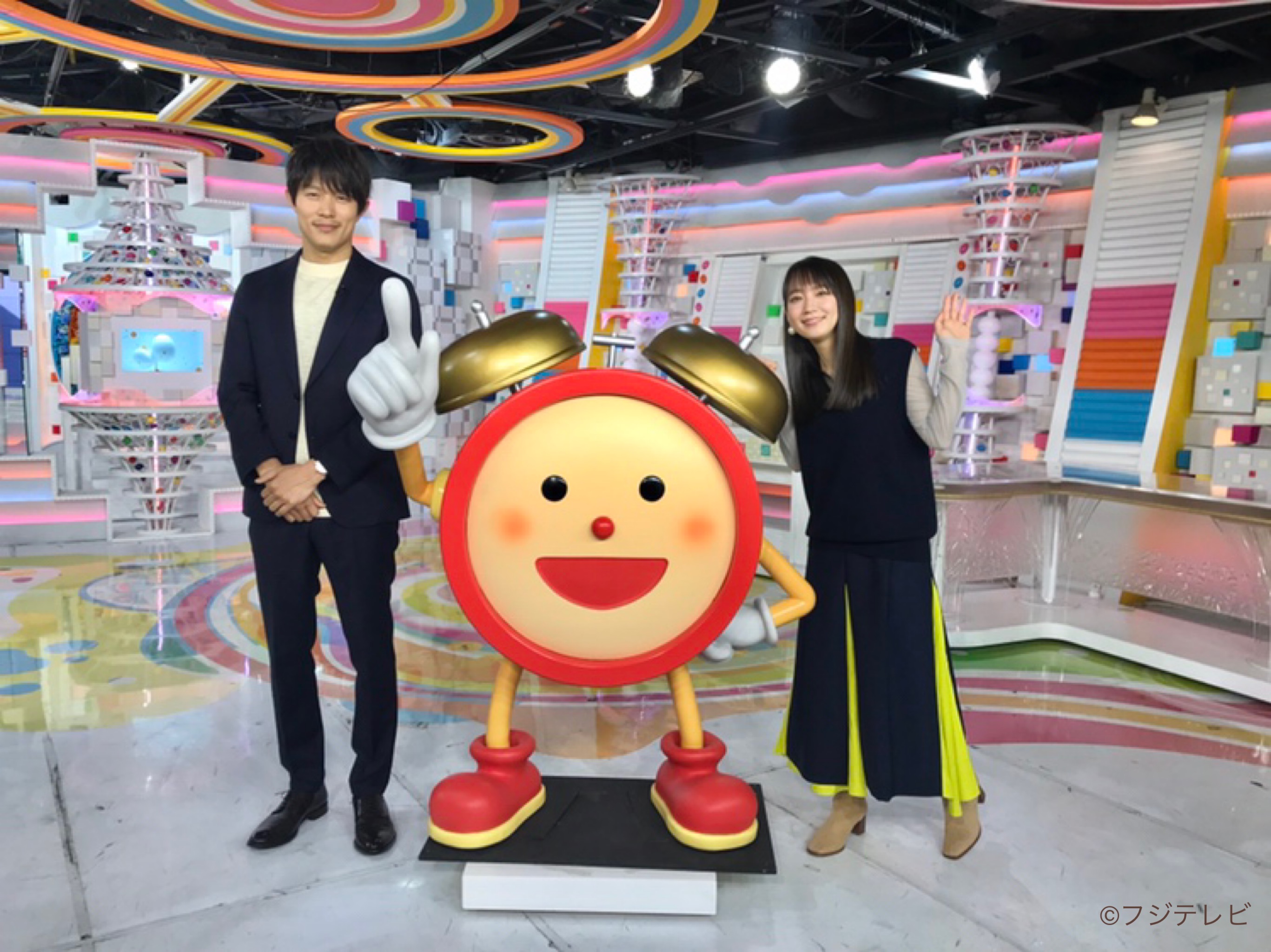 めざましテレビ きょう夜10時 放送スタートの ドラマ レンアイ漫画家 より 鈴木亮平さん 吉岡里帆さんが スタジオに生出演してくれたよ レンアイ漫画家 みんな見てね めざましテレビ T Co Q7m7glb2d8 Twitter