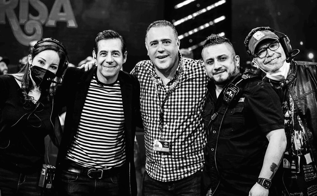 HOOOOOYYYY Fin de temporada de <a href="/MeCaigoDeRisa/">Me Caigo De Risa</a> con el querido <a href="/YordiRosado/">Yordi Rosado</a> como conductor invitado!!!
🔥 🔥 🔥 

#PrimeraVezQue #MeCaigoDeRisa