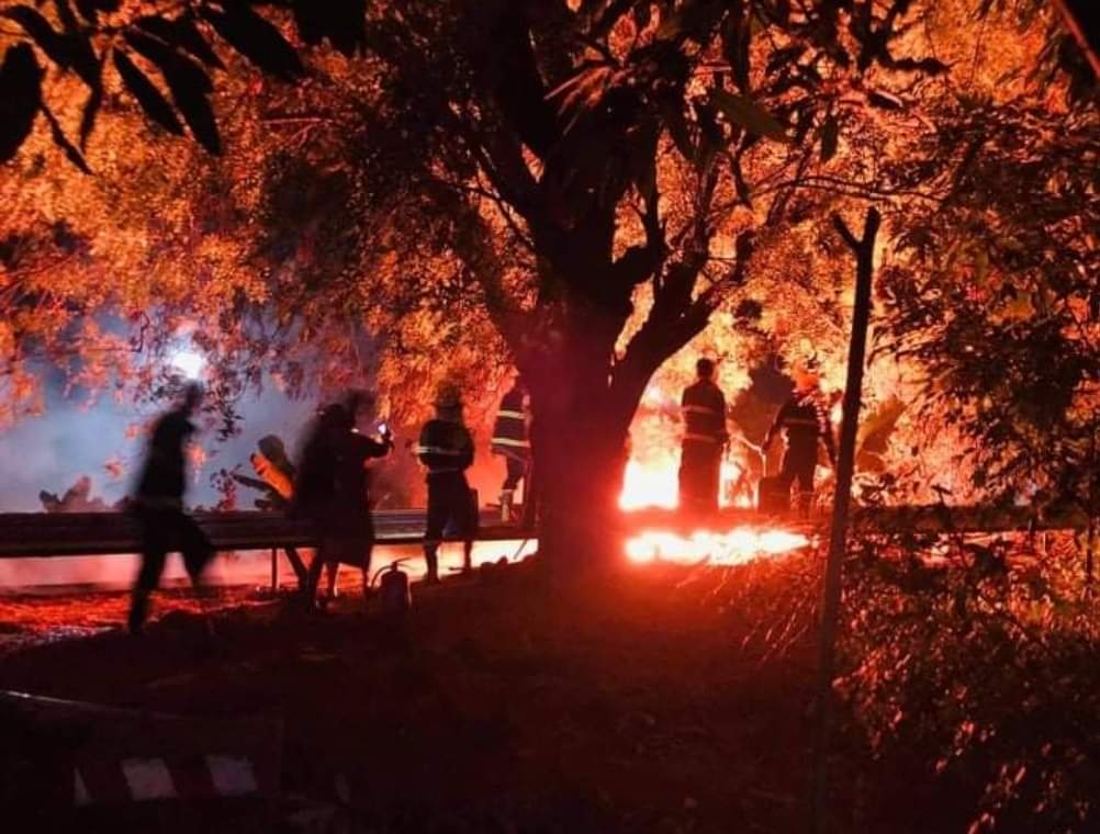 On the night of April 7, an onshore oil rig in #MinBu, #Magway, was burned down.
#MarchingShoesStrike 
#Apr8Coup
#WhatsHappeningInMyanmar