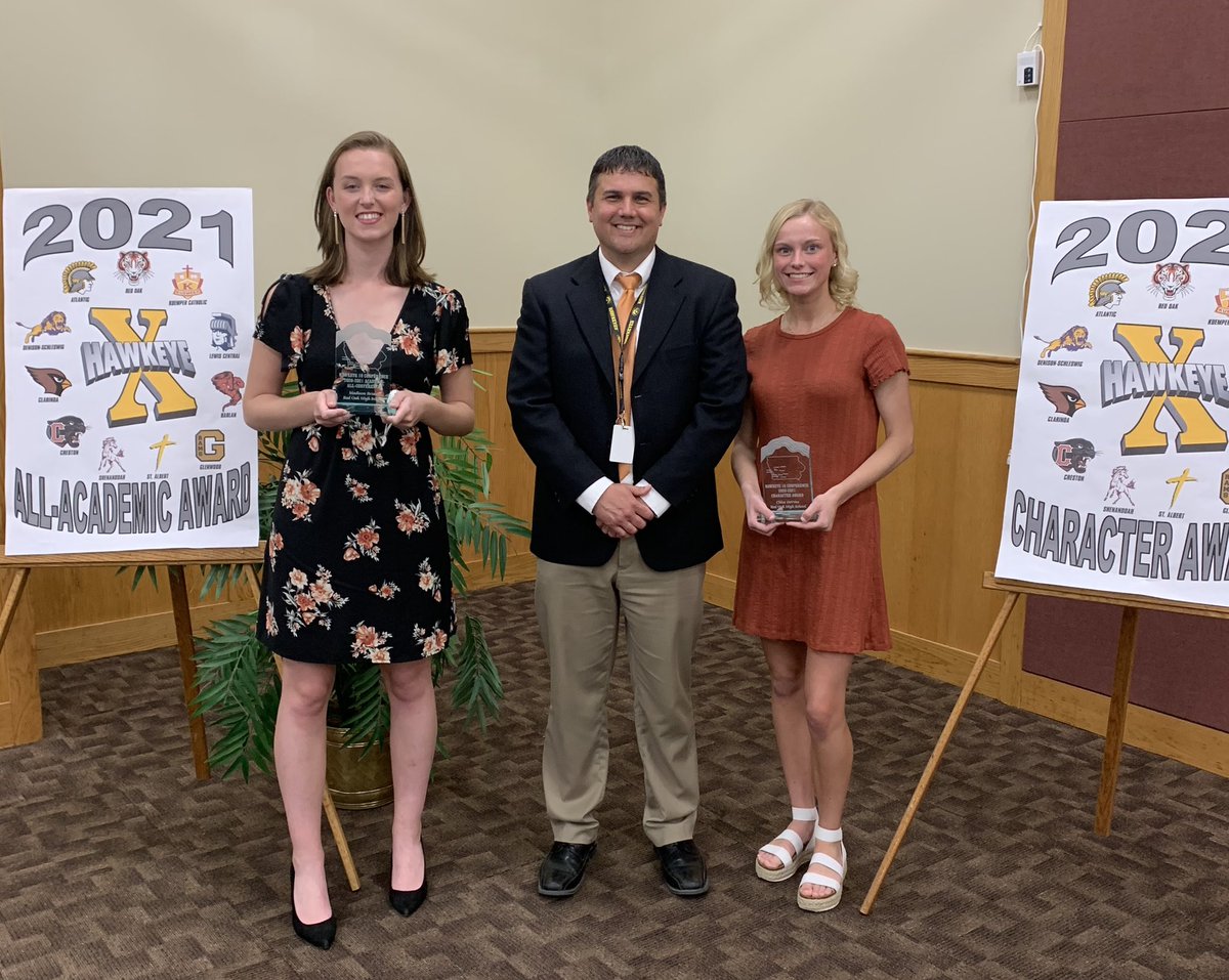 NPerrien's tweet photo. Congratulations to @chloedevries2   and @MadisonBruce10 on being recognized as Red Oak’s H10 Character &amp; Academic Award recipients.
Well done!
*the heels made her taller than me https://t.co/odQyOpSzxS