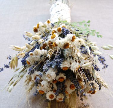 сухая ромашка. засушенные цветы ромашки для декора. ромашки эстетика. ромашки искусственные купить. цветка ромашки засушенная.