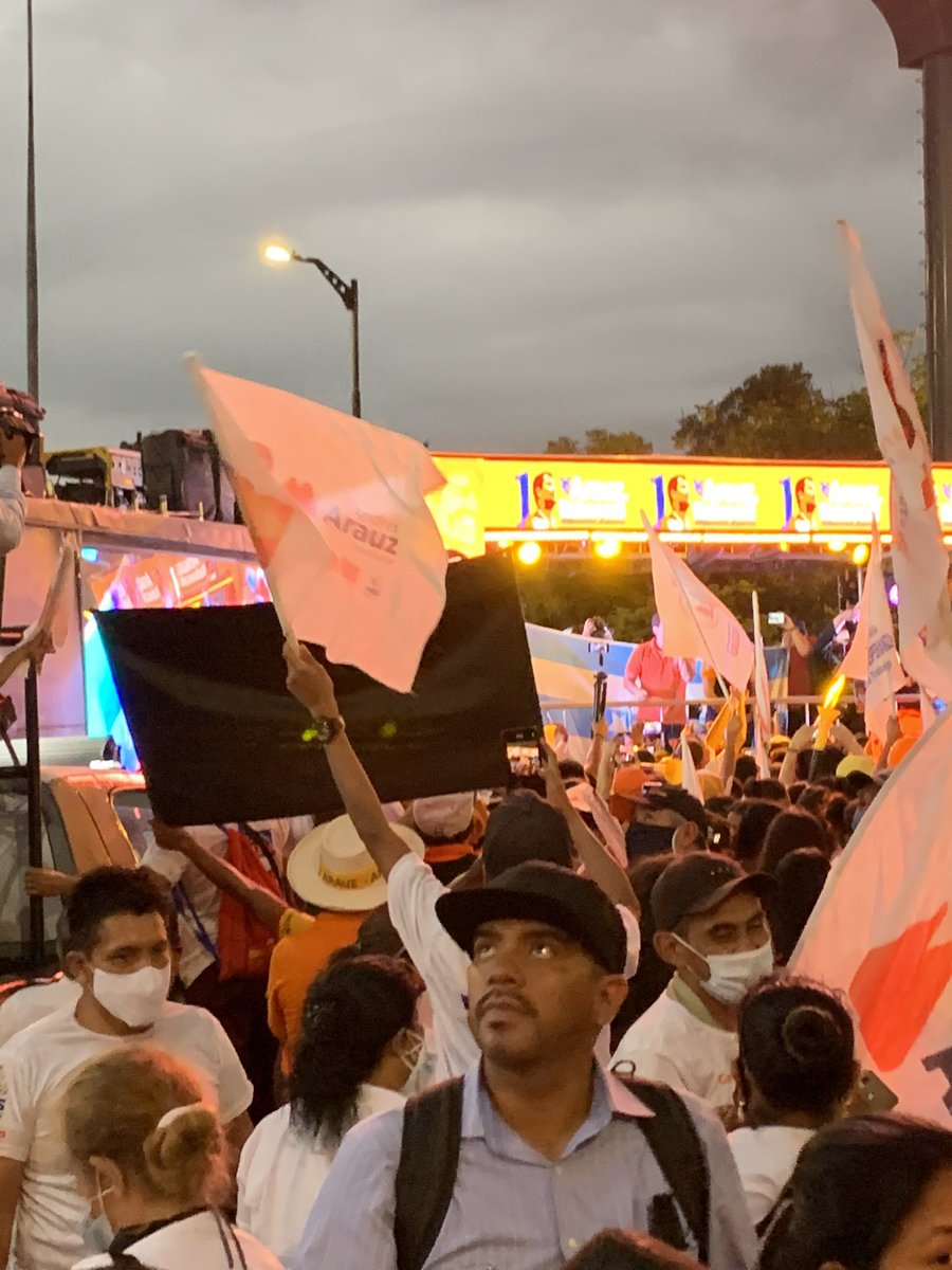 panchocevallosv's tweet photo. Gran cierre de campaña en Guayaquil del binomio de la esperanza. Confiamos en ti Andres. Serás nuestro Presidente. https://t.co/VvaeoN9mXt