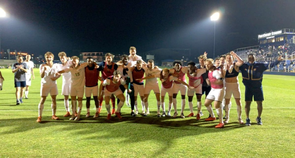 TheAKROWDIES's tweet photo. ZIPS. WIN. 

Zips win on a goal to seal it in double OT! What an exhilarating game. We love our zips❤️ 

@ZipsMSoc https://t.co/w0H3DPMD2h