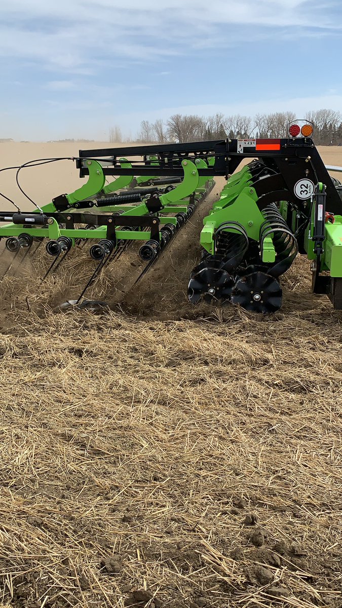 Kyle81Fox's tweet photo. Went to South Alberta today to see some new tillage tools work. Awesome units. @Kinze @SchulteInd   Give @flamangroup a call. https://t.co/nkzhg7jV3q