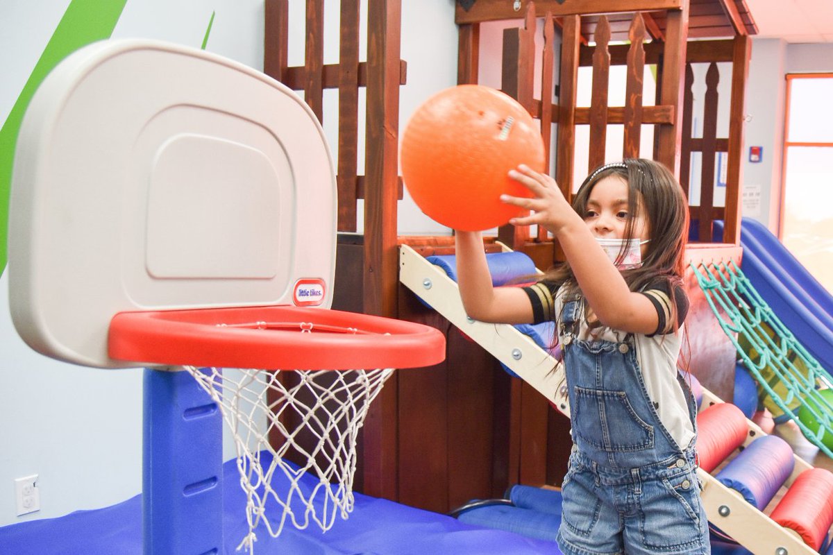 Did you know that playing basketball with your kiddos shows them the importance of good sportsmanship? 🏀
.
.

#WorldHealthDay #basketball #bball #kids #forkids #funfacts #funfact #getoutside #playoutside #outsideactivities #familytime #teachthem #parenting #parentingtips