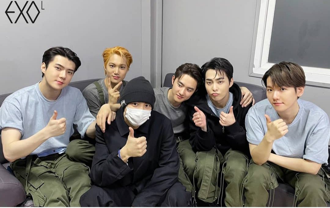 NuryAttha's tweet photo. Aku pingin treakk😭😭😭😭
Kalian bikin aku bahagia dan nangis juga
Makasih walau pun telat
Gara2 ngarepin foto ini exo-l galau berhari2😭😭
#EXO9thAnniversary
@weareoneEXO https://t.co/uc8PSiDWoO