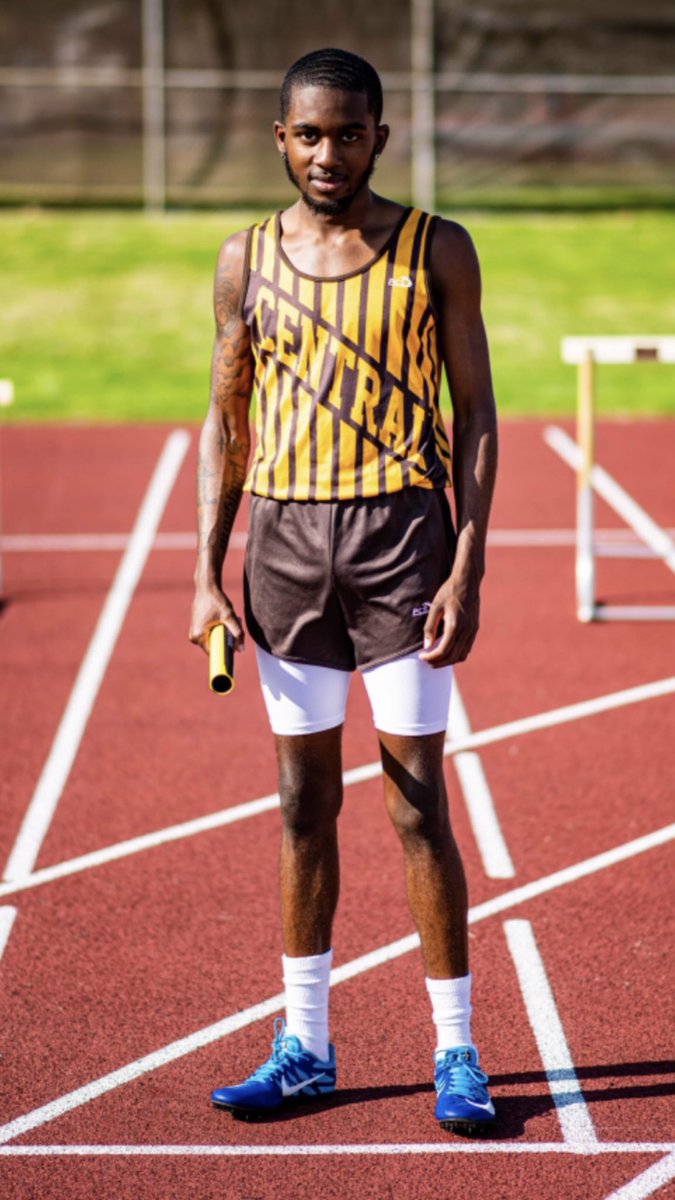 DsteezyS's tweet photo. Chapter 4 Track season Senior season 👺‼️📸 (stay tunned) https://t.co/fowOF6P0aJ