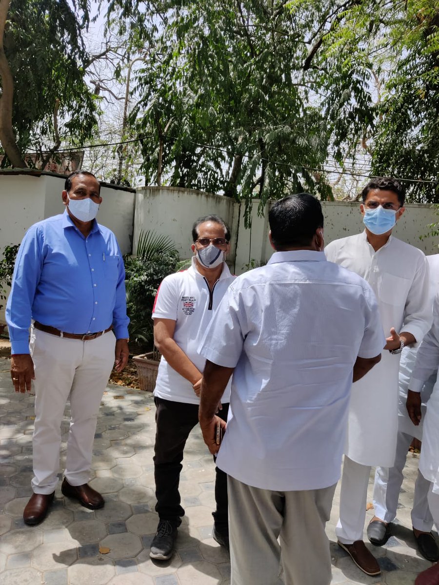 SCA_incraj's tweet photo. 5 राज्यों के चुनाव प्रचार से राजस्थान वापसी के बाद राजकीय आवास 11 सिविल लाइंस पर आज युवा ह्र्दयराज आदरणीय @SachinPilot  जी से मुलाकात की . https://t.co/Vaz1vvoLXO