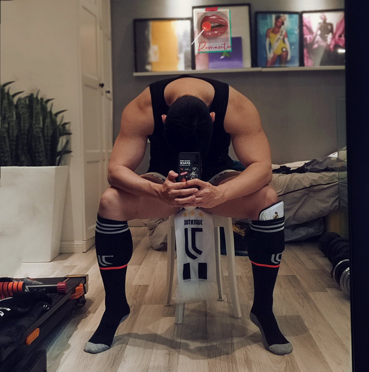 这个人是谁？谁知道的给@cdqlntr 开个门