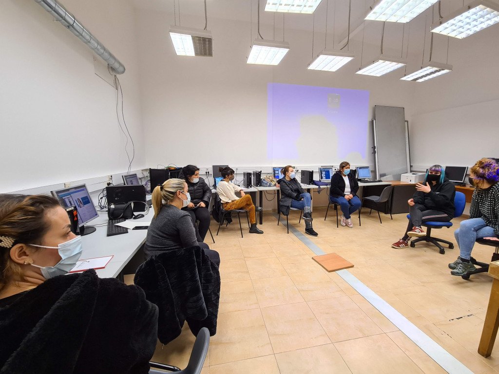 ✅ 100% gratuït
✅ Del 26 d'abril al 20 de maig
✅ Dilluns, dimarts i dijous de 11.30 a 13.30 h

Més info i inscripcions: 

📩 lady.pazmino@colectic.coop
📲 633.47.71.52