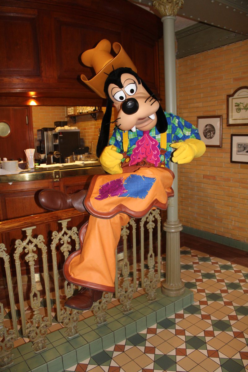 DisneyVala's tweet photo. A true cowboy knows love, pain and shame but never cares about fame.
#DisneylandParis #Goofy #DisneyCharacters #InventionsBrunch https://t.co/9jAHownyI9