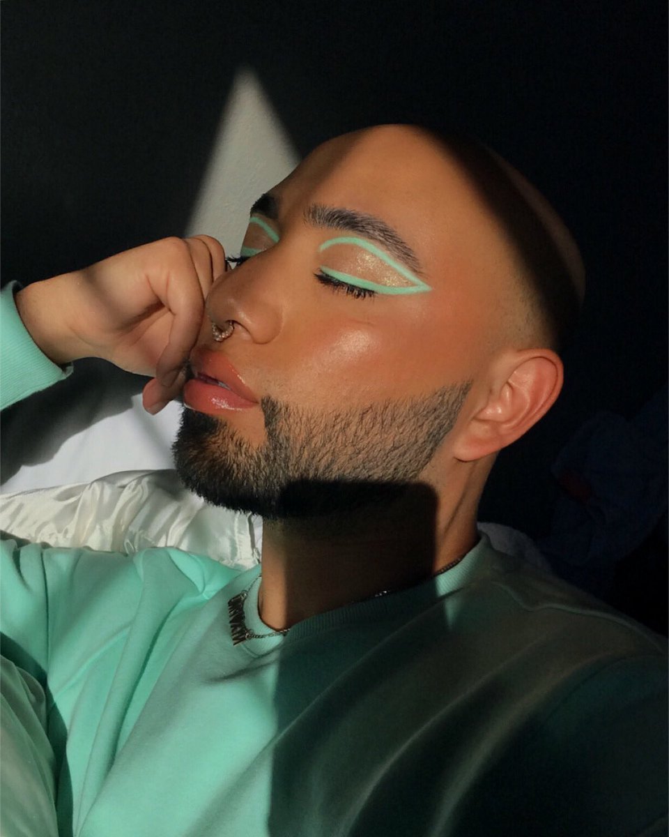 makeupwithivan's tweet photo. this mint is such a vibe 💫 full details on my ig 

#nyxcosmetics #graphicliner #motd https://t.co/6wfN6m75s7