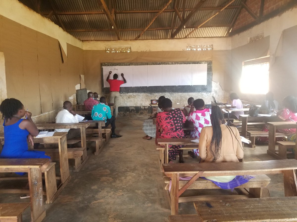 Amani_initiativ's tweet photo. We are working with @edifyorg to strengthen school financial systems for over 200 schools in Mukono through Business Accounting and Financial Management training to improve their resilience to the economic pressure due to #COVID19
restrictions

#KeepMeInSchool #EndChildMarriage https://t.co/rpd8OSTwCU