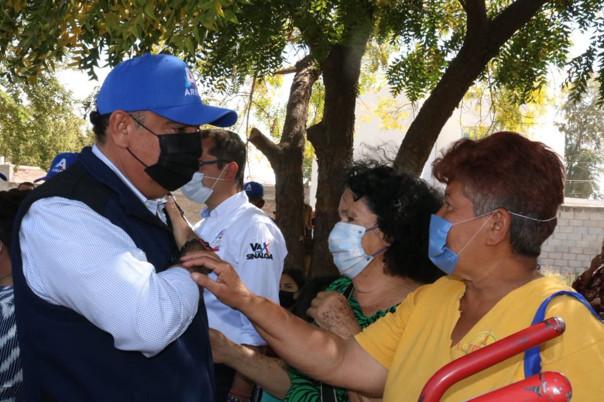 arehc's tweet photo. Tres propuestas necesarias presentó hoy @MarcOsuna_  a mejorar los servicios públicos, disminuir la pobreza e inversión en cultura y arte, para el puerto de Topolobampo que tengan su propio servicio de emergencia 🚨 el candidato a la Presidencia de #Ahome avanza @PlataformaNmx https://t.co/9MEA5kuXk4