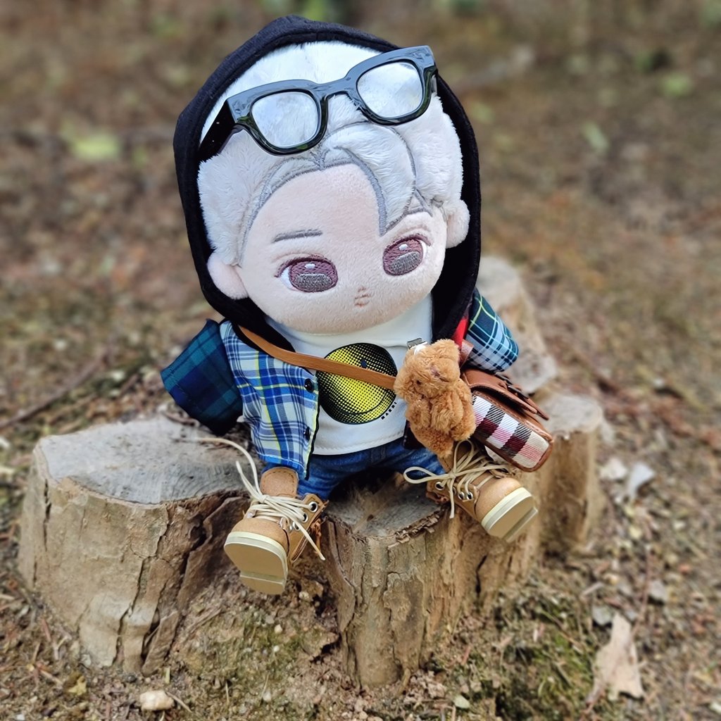 먼가 대학생 같기도하고 곤부좀 하러가는거 같기도 하고 그런 느낌적인 느낌 📖📚

#그레이닝 #개인제작인형
#므찐체크자켓 <a href="/mak_closet/">막내옷장</a>