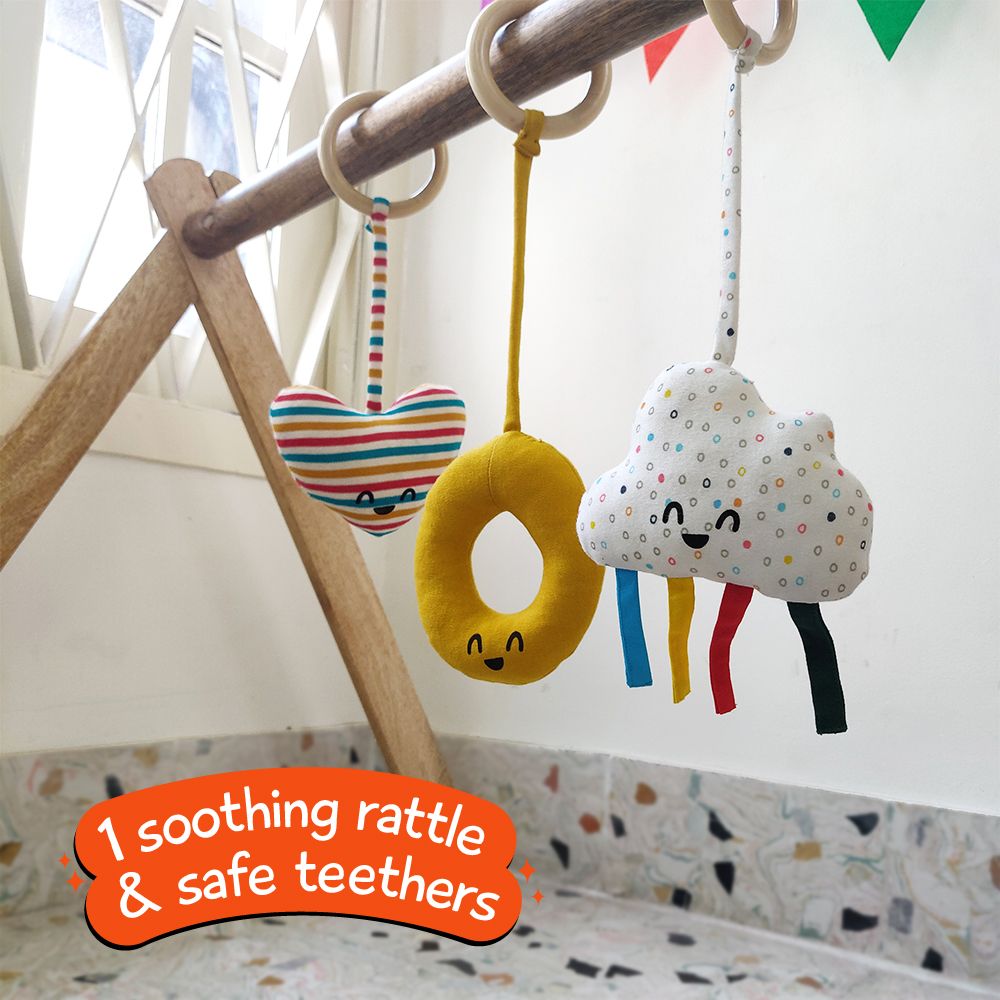 👶🏼 Playtime just got a whole lot more fun! This baby gym is perfect to develop your child’s sensory and motor skills and to stimulate endless curiosity and wonder!
Buy at shumee.in/collections/ne… 

✅ This toy is made from soft mango wood and organic cotton.  #playwithshumee