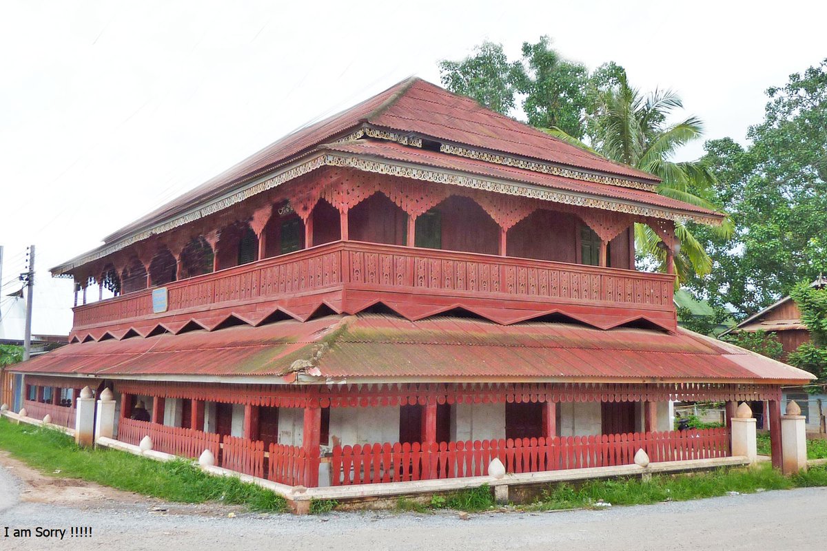 explorelaos tweet media