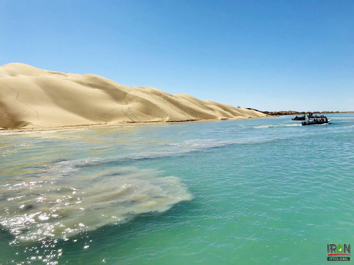 Darak, a village in the Zarabad county of Konarak city (near Chabahar in Sistan and Balouchestan Province of Iran), is located where the Sea of Oman reaches the Indian Ocean. The hills and palm trees on the beach create lovely scenes.