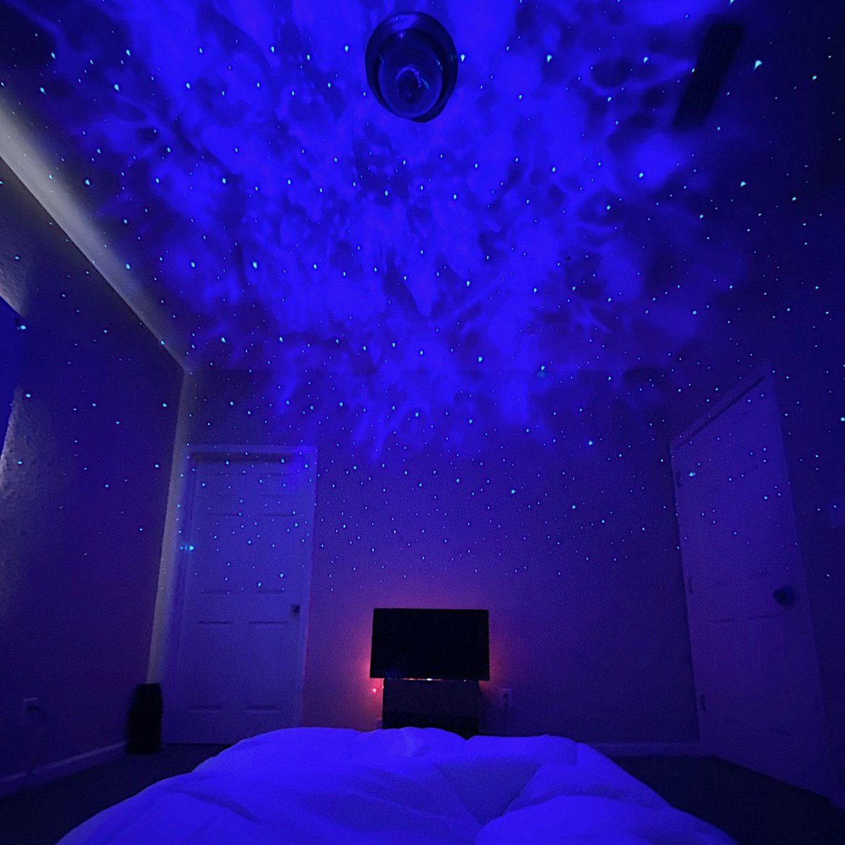 Entertain your guest or yourself with this extravagant galaxy light projector to instantly set the mood. Good vibes only!Check it out!  https://oceangalaxylight.shop/products/light 