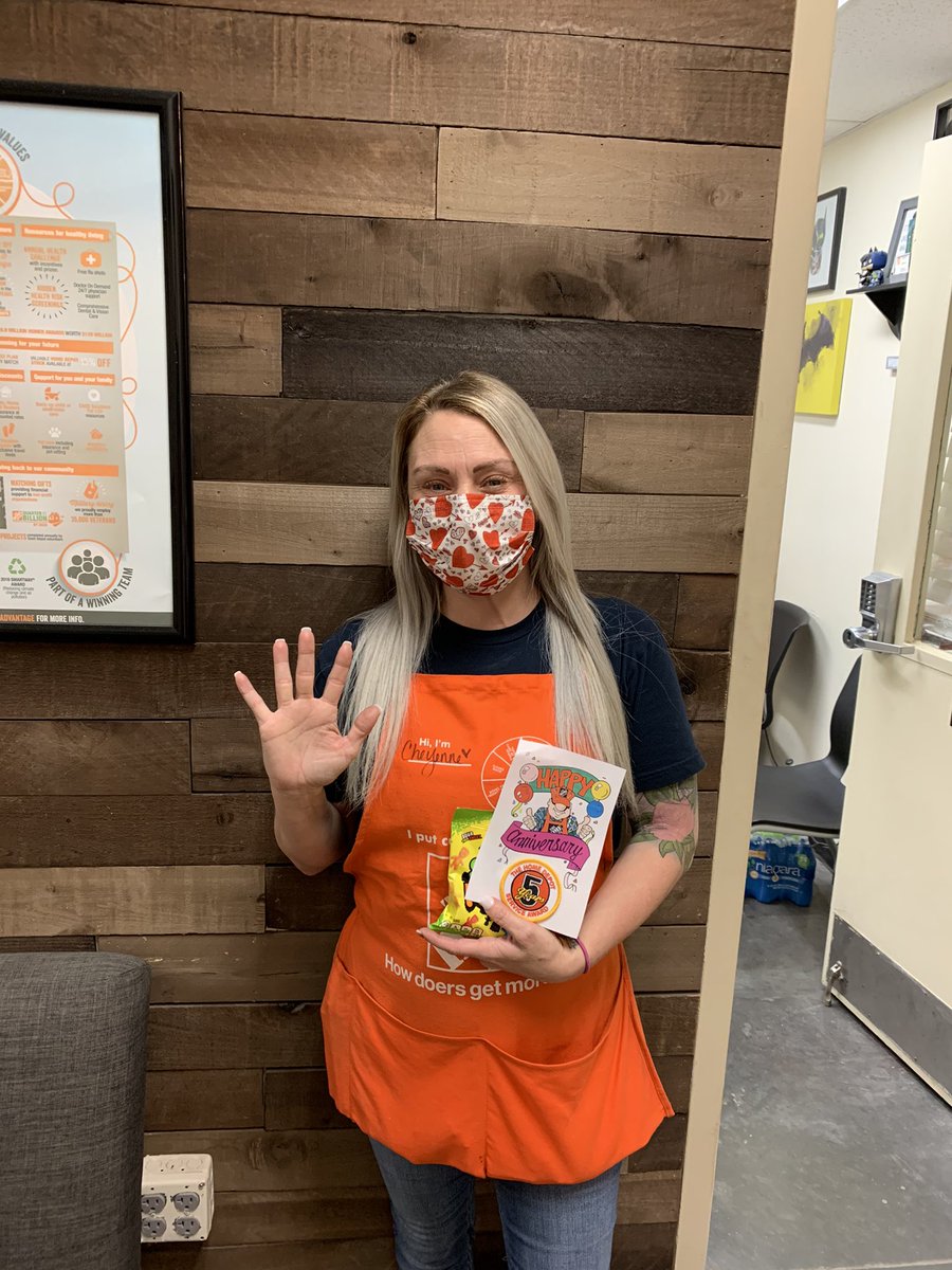 Congrats to miss Cheyenne head cashier reaching her 5 year anniversary 🤗. Thanks for everything you do on the front end 👍🏻. Making 501 💪🏻<a href="/idrissi_mary/">mary el idrissi</a> <a href="/KadeKasner/">Kade</a> <a href="/DebraThibodeau7/">Debra Thibodeaux</a> <a href="/ArelonT/">Arelon Trahan</a> <a href="/sutton3409/">Justin sutton</a> @Jerry_Smith_Jr <a href="/cheyennecole23/">cheyenne cole</a>