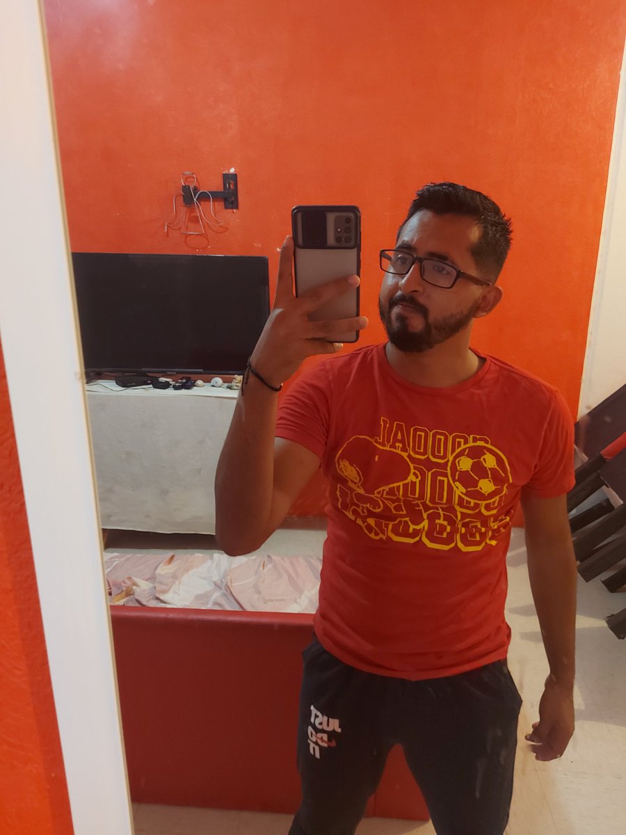 Angel34161242's tweet photo. Hasta más al rato 
Hoy voy a jugar con  mi amiguito 
Que tiene mucho que no juego con el https://t.co/5WhtvPNYPA